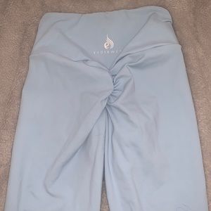 Ryderwear scrunch bum leggings sz small